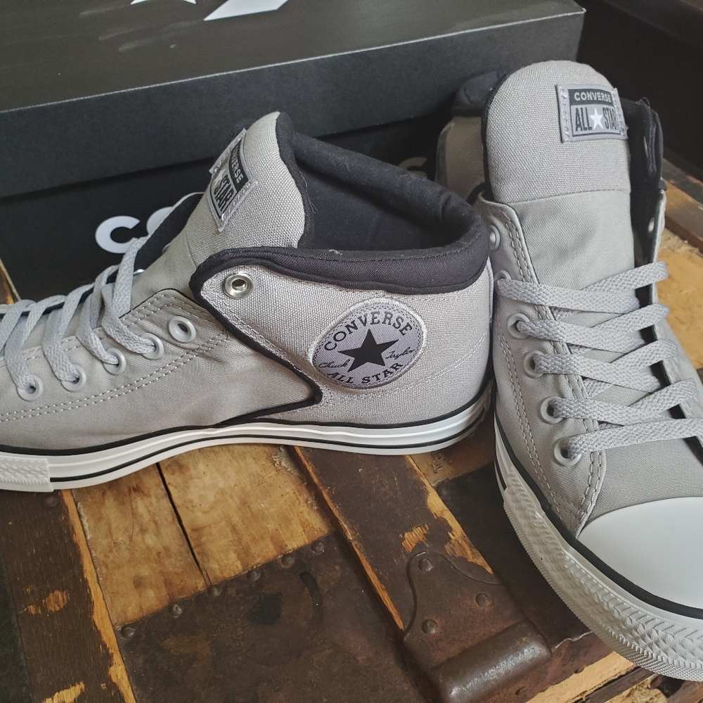 Converse High Tops- Mens size 10/Womens 12